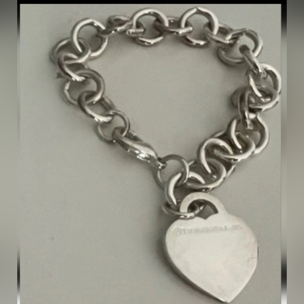 Authentic genuine Tiffany & Company heart charm bracelet solid sterling silver💗